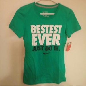 Nike top NWT!